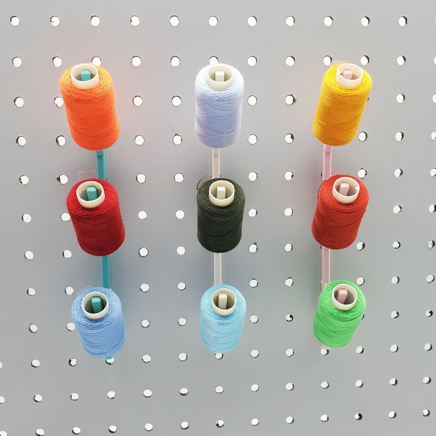 3 Spot Thread Display, 1/4" Pegboard | *Max 47mm* Thread