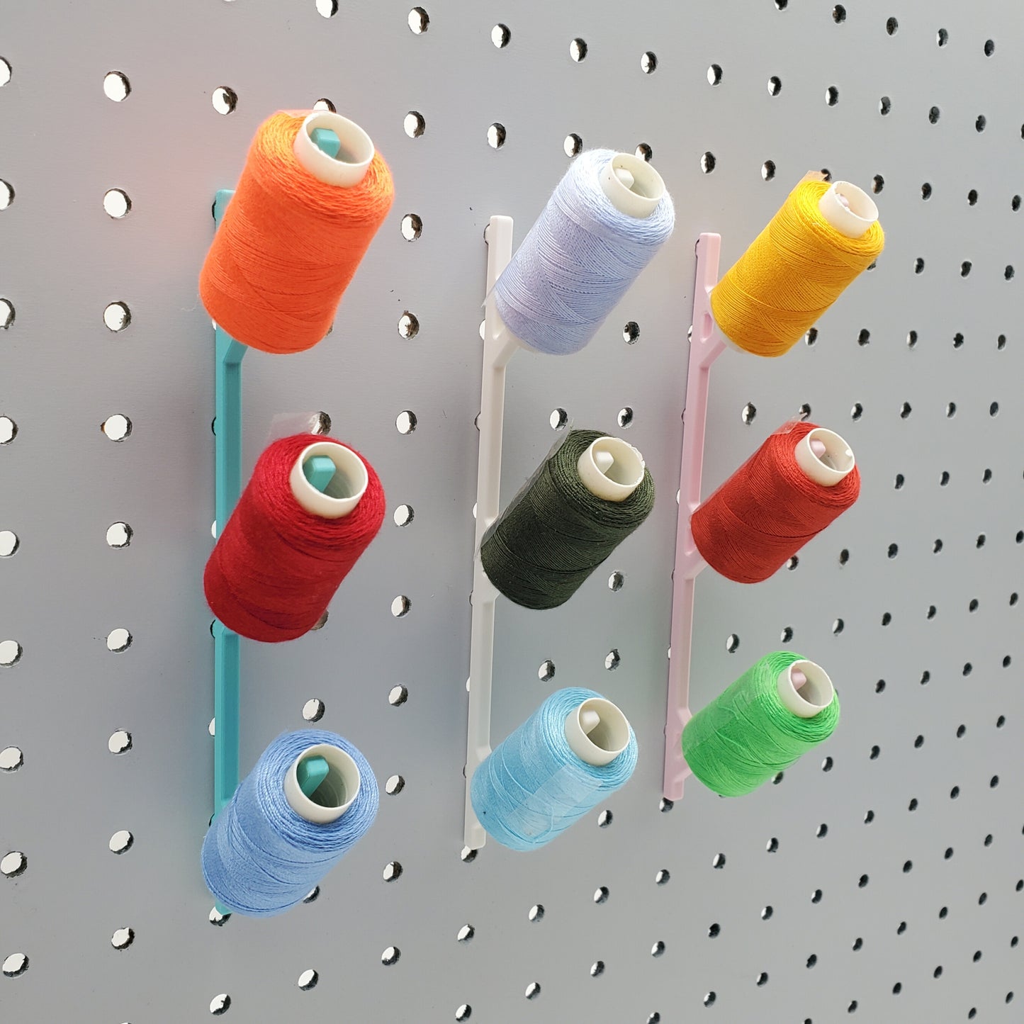 3 Spot Thread Display, 1/4" Pegboard | *Max 47mm* Thread
