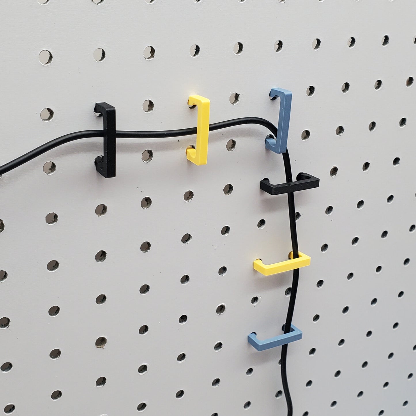 Horizontal Wire Clip for 1/4" Pegboard | Holds Wires, Cords, Power Cables