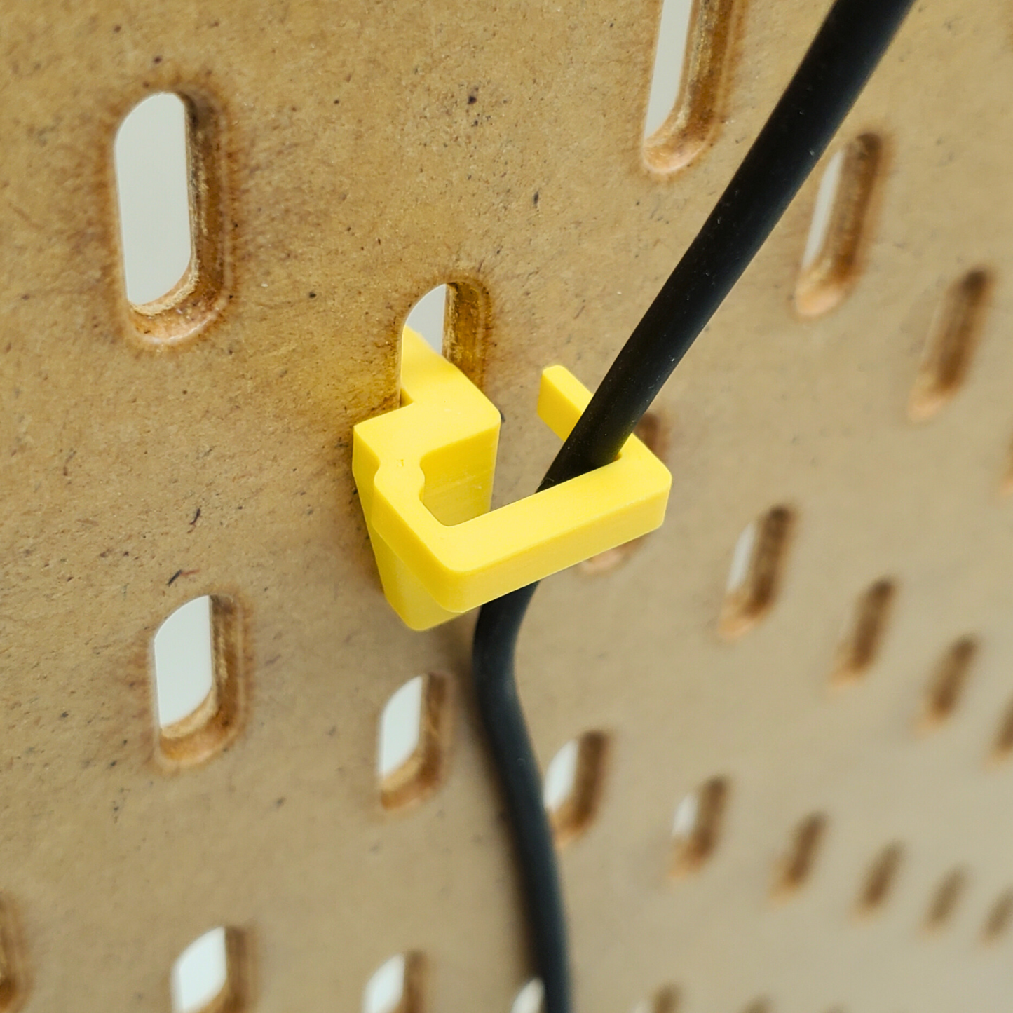 Close up of Vertical Wire clips