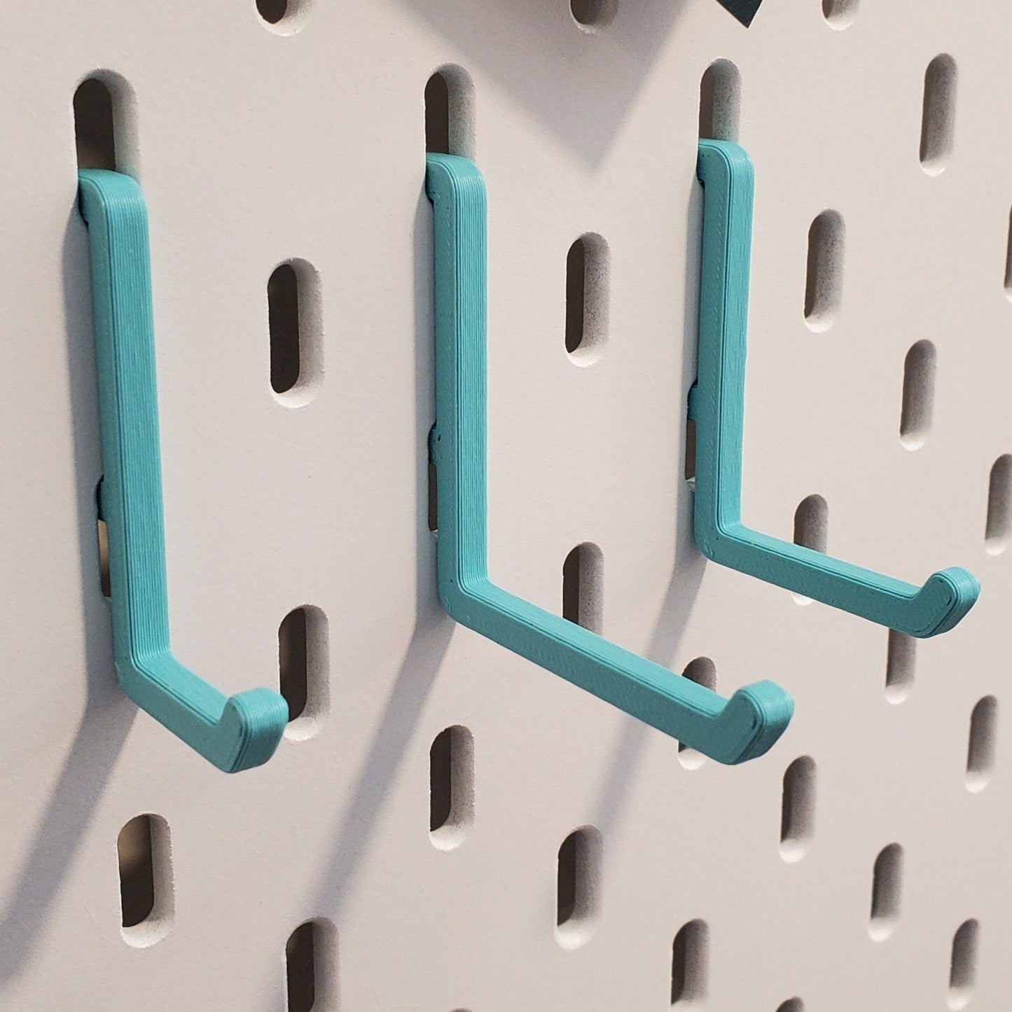 Small, medium and large L-Hooks