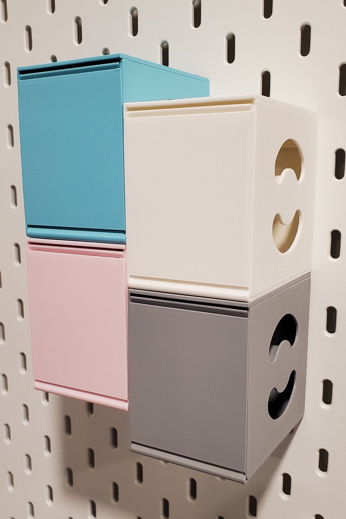Sticker/Label Dispenser | SKADIS Pegboard Compatible