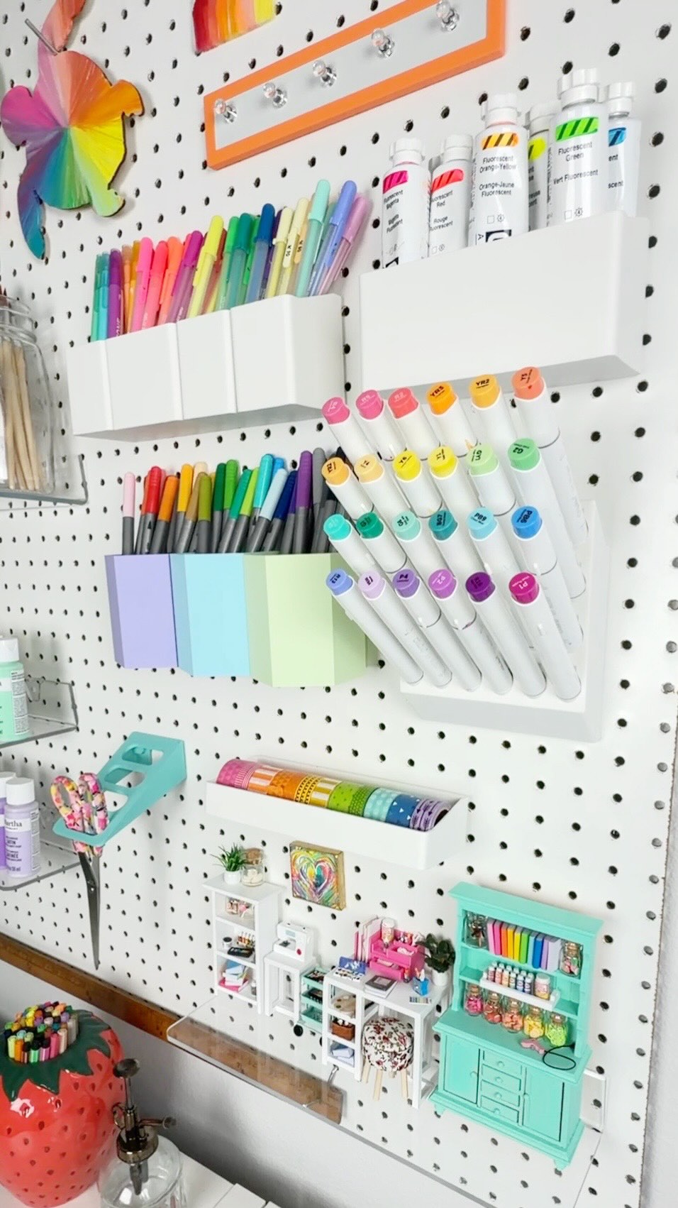 Art & Hobbies — Samantha Sarles (@colormadehappy)