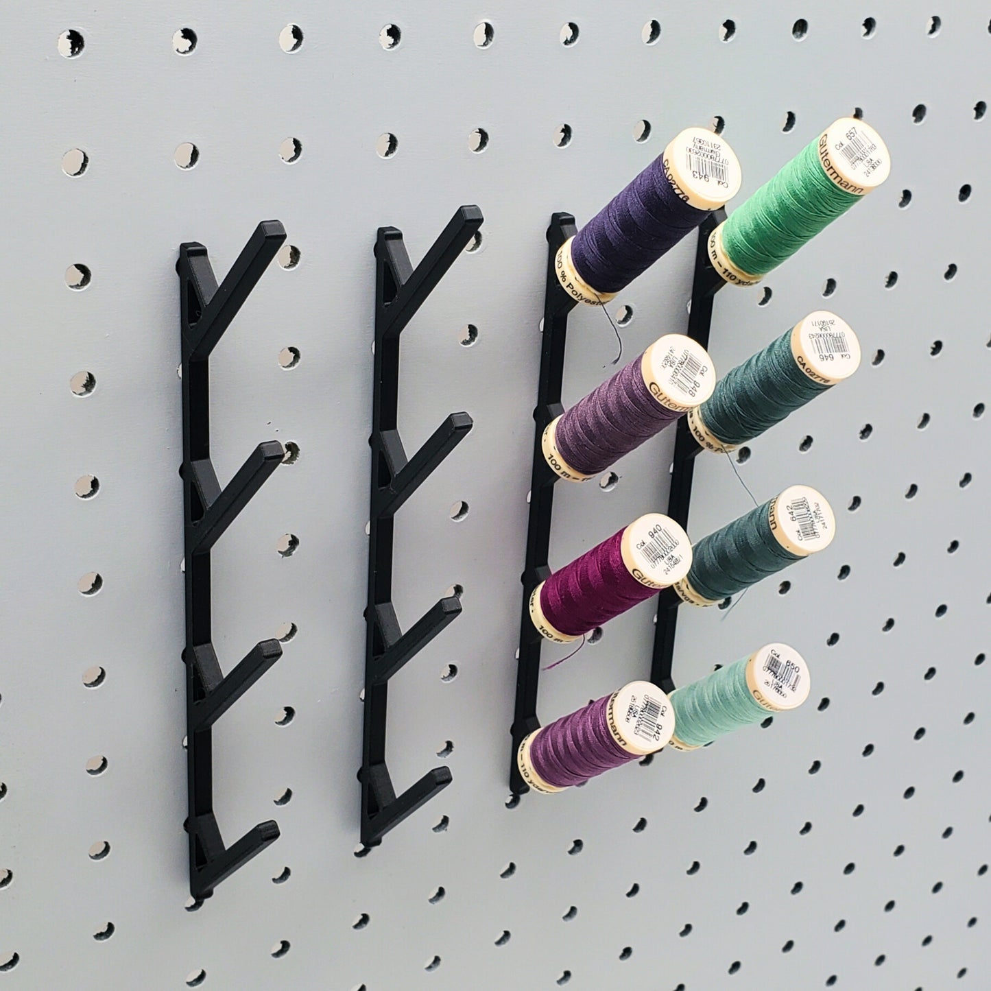 4 Spot Thread Display, 1/4" Pegboard | *Max 35mm* Thread, Yarn Display