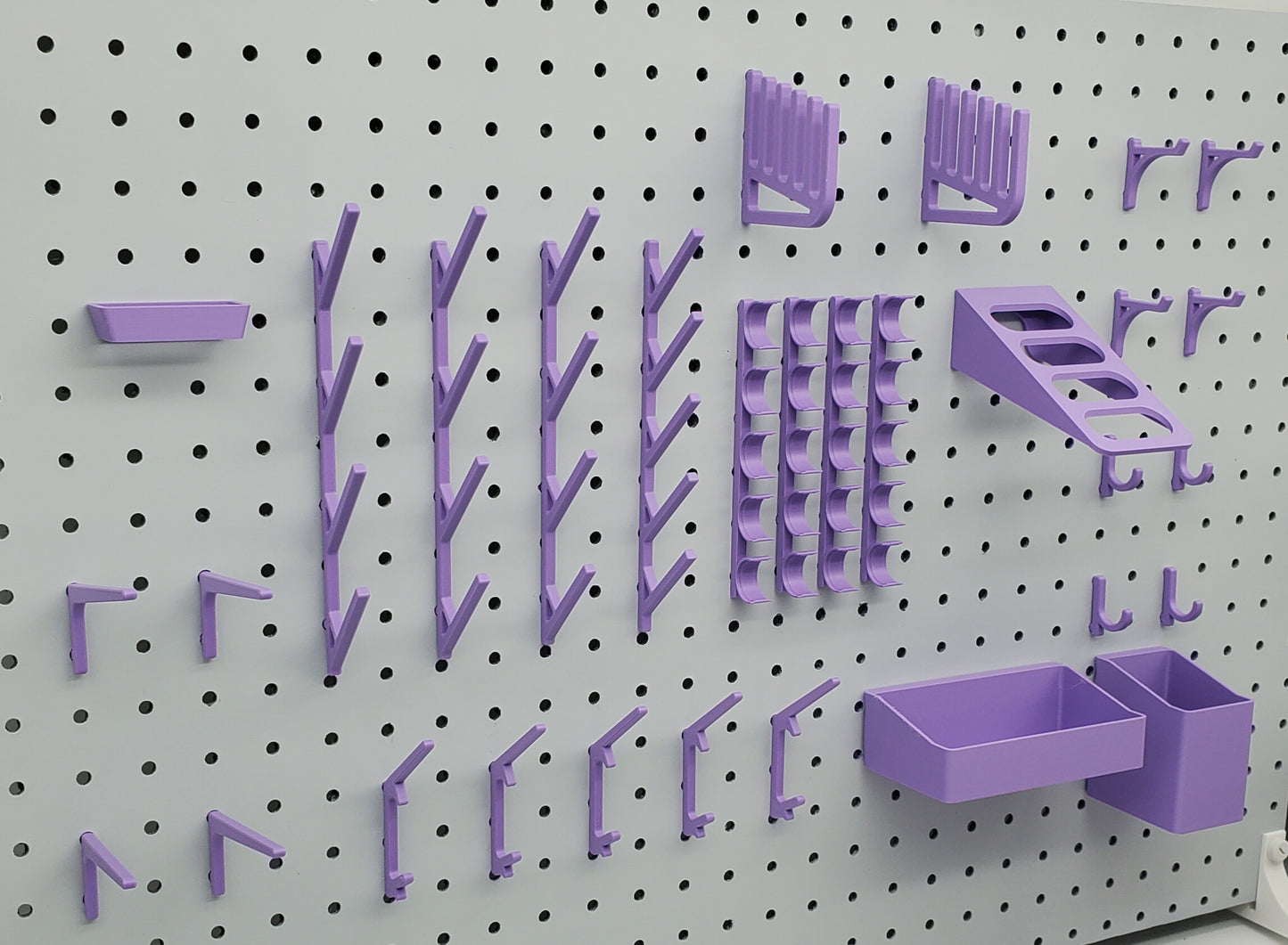 Sewing Accessories Kit, Medium | 1/4" Pegboard Compatible