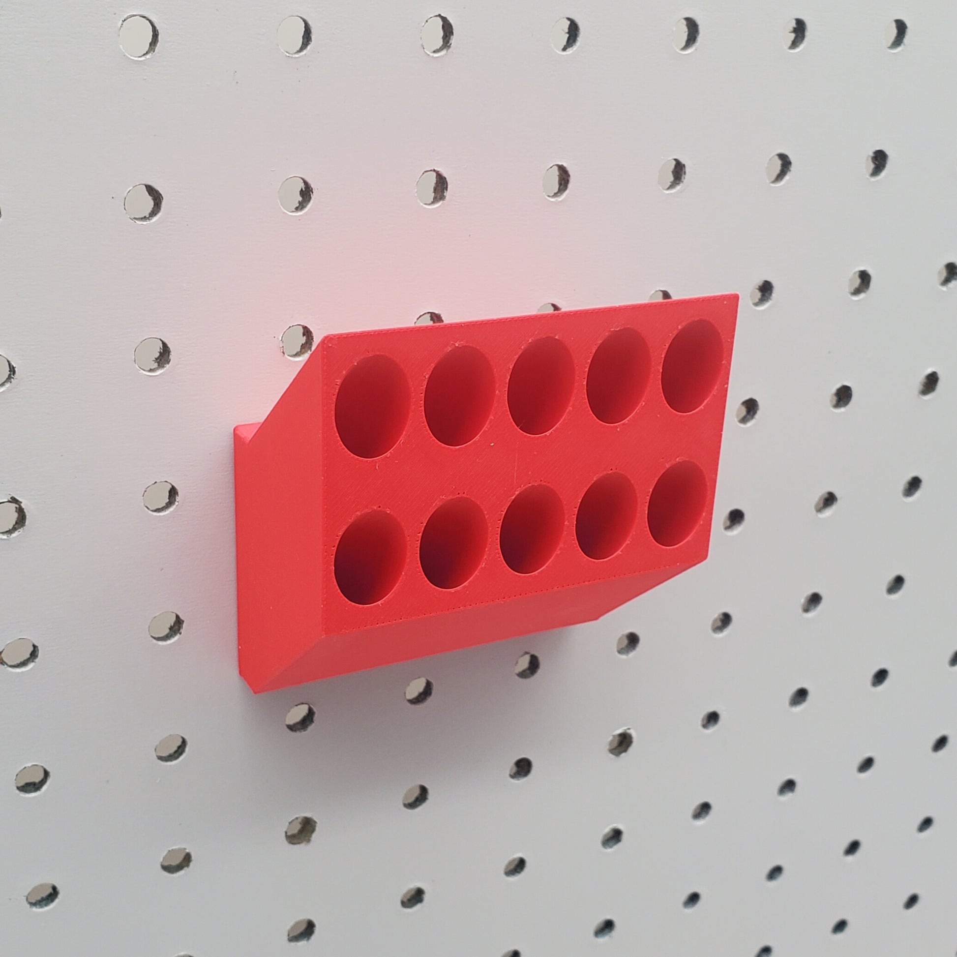 Single Marker Storage for a 1/4" Pegboard